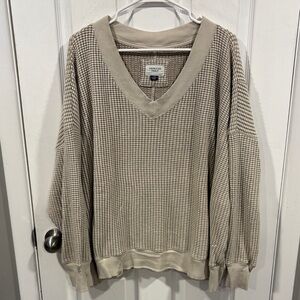 American Eagle Outfitters Beige V-Neck Waffle Long Sleeve Size Large
